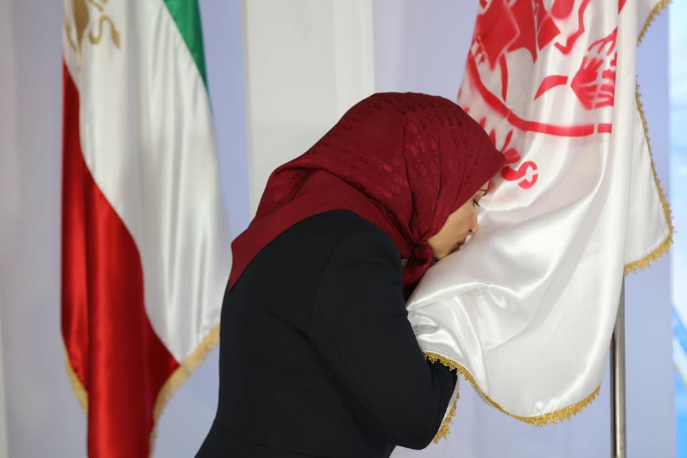 انتخاب خواهرمجاهد زهرا مریخی به‌عنوان مسئول‌اول دراجتماع‌بزرگ مجاهدین خلق ایران