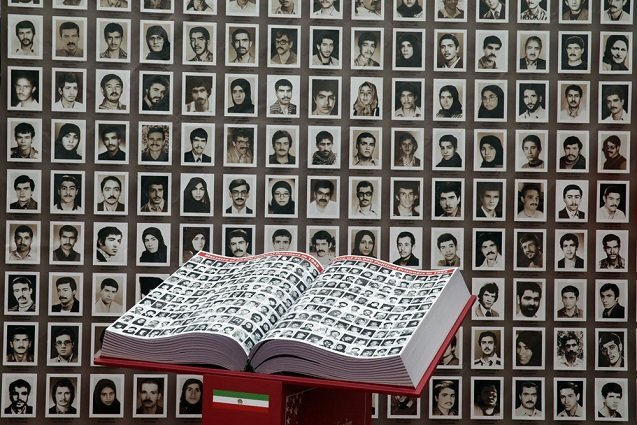 گرامیداشت یاد شهدای قتل عام زندانیان سیاسی در ایران2