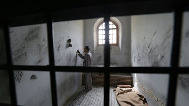 قتل عام زندانیان سیاسی درایران درسال 1367 نمایی از زندان