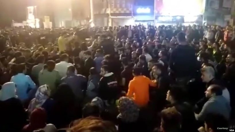 پاسدار شمخانی، دبیر شورای عالی امنیت ملی آخوندها: ۳۴ نفر از مجاهدین دستگیر و شبکه وسیعی از کانال‌هایی با مشی مجاهدین کار می‌کردند شناسایی شدند