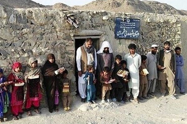 خامنه ای وروحانی، بازگشایی مجرمانه مدارس و به کشتن دادن کودکان و نوجوانان میهن درمیدان مین کرونا