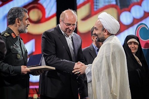 آخوندمحمدرضا زائری، یک اطلاعاتی تروریست که با دوروئی سفیدسازی می کند